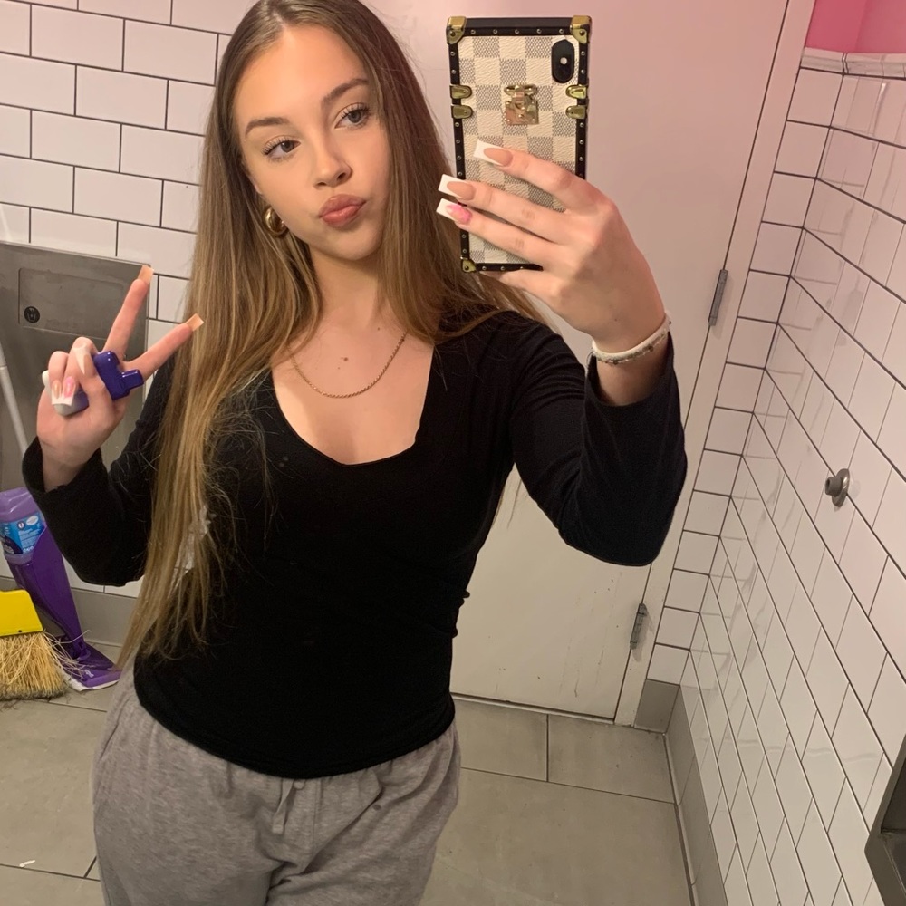 Meet your Posher, Ariel